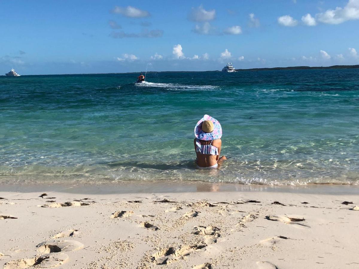 Turtles Nest Bahamas Apartman George Town Kültér fotó